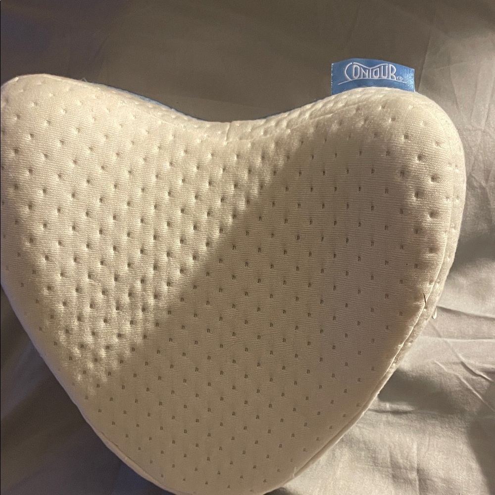 Contour Foam Pillow